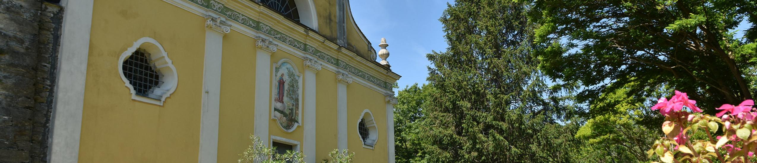 Il Santuario immerso nel verde