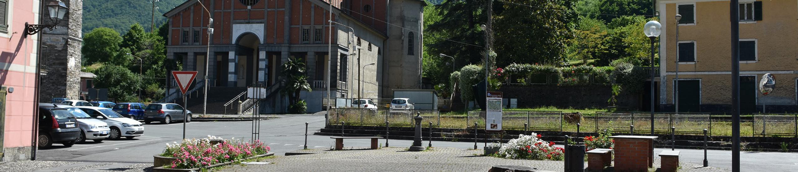 La piazzetta con vista suSan Giovanni battista