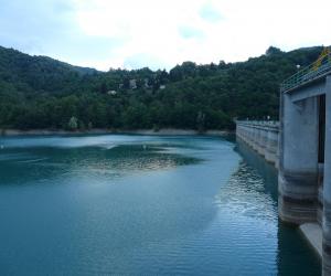 lago del brugneto - sentiero lungolago (2)